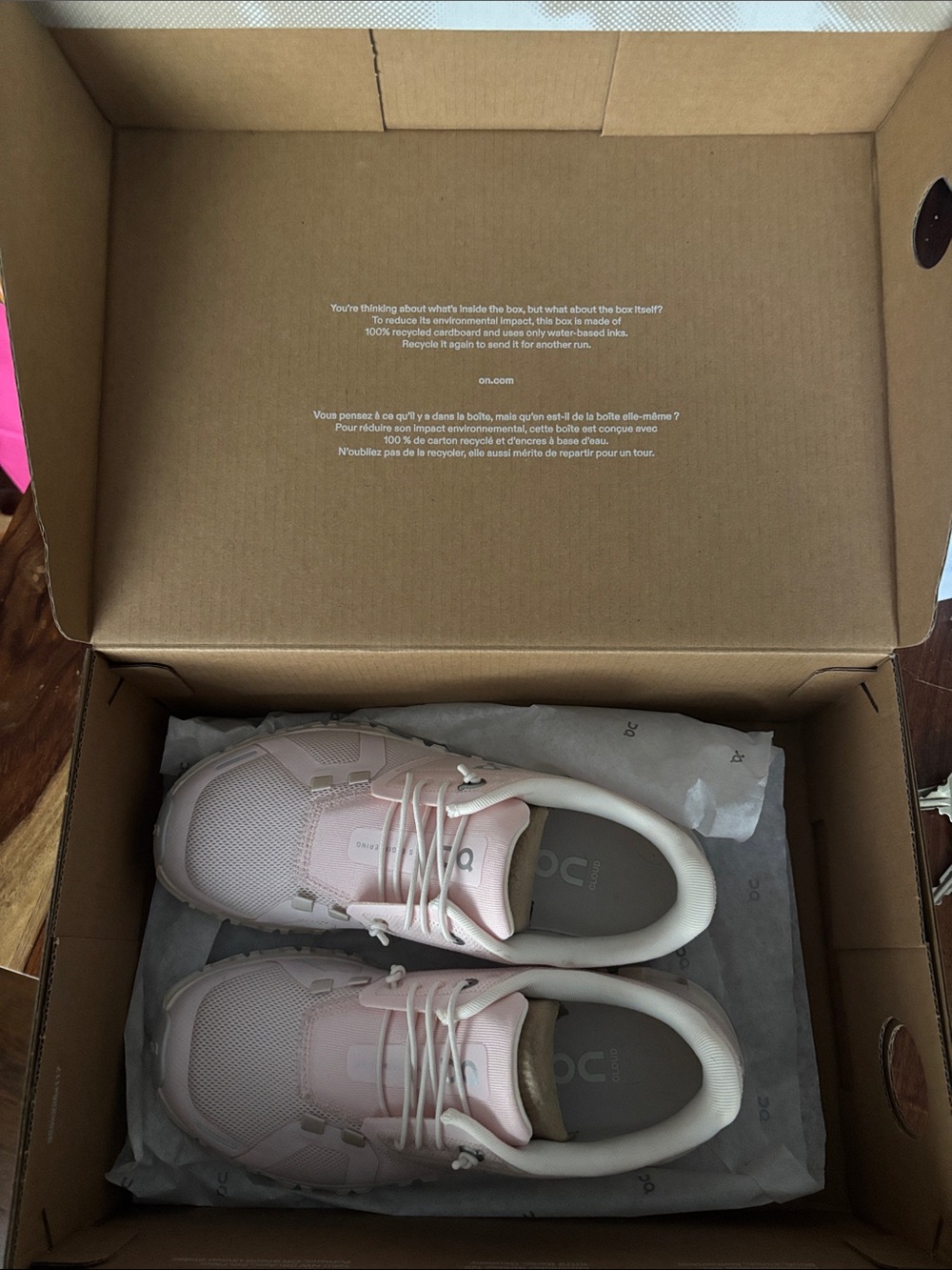 On Running Women’s Cloud 6 Sneaker in Aster/Begonia - Picture 6 of 6